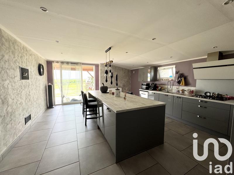 Maison - 216 m² - 7 pièces