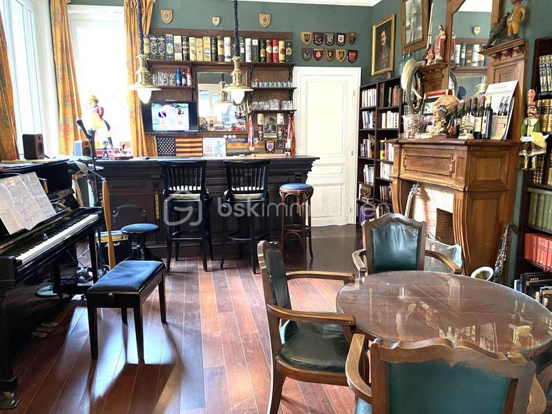 Maison bourgeoise - 260 m² - 9 pièces