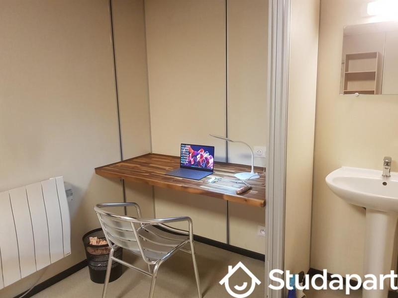 Chambre - 13 m² - 1 pièce