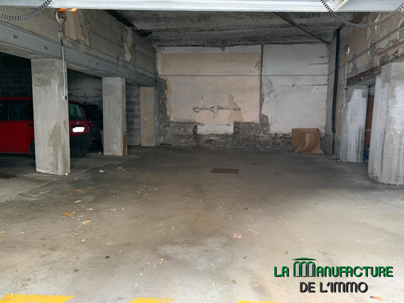 Parking / Garage - 185 m²