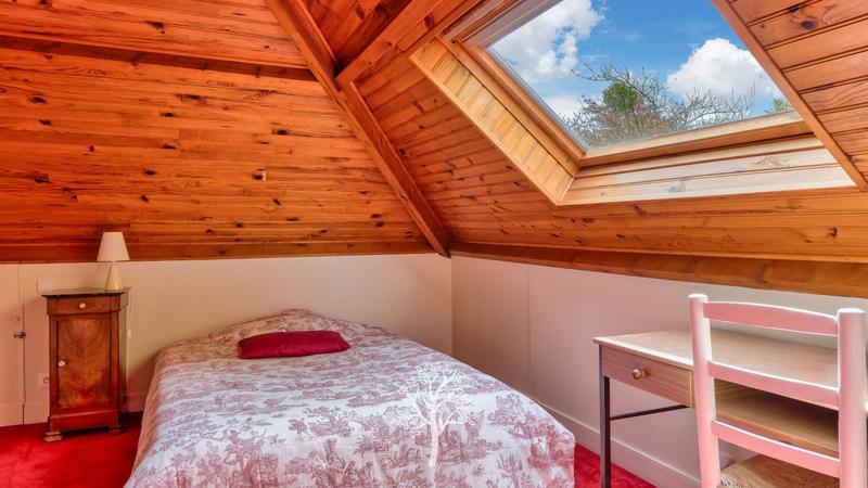 Maison - 325 m² - 7 pièces