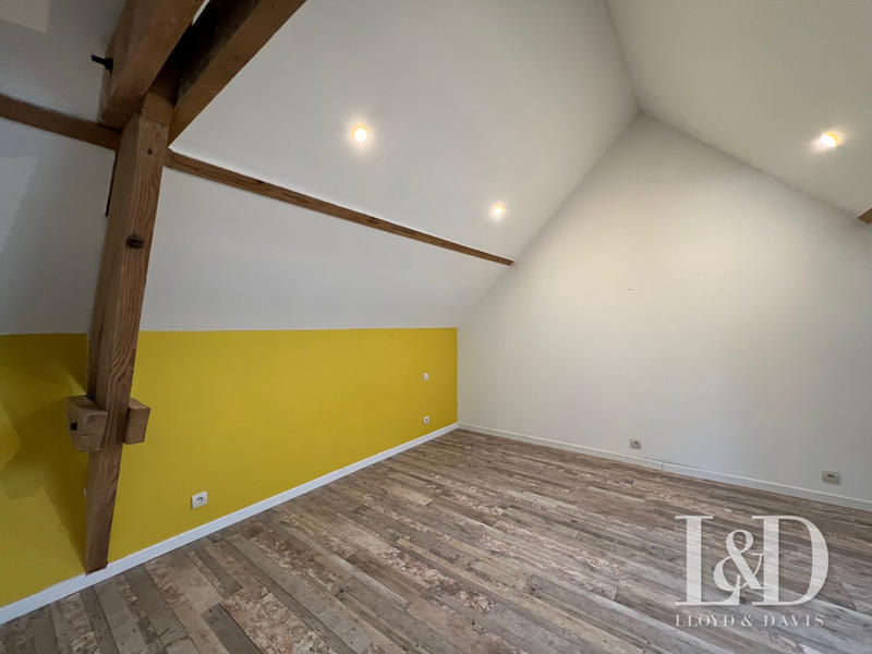 Maison - 460 m² - 18 pièces