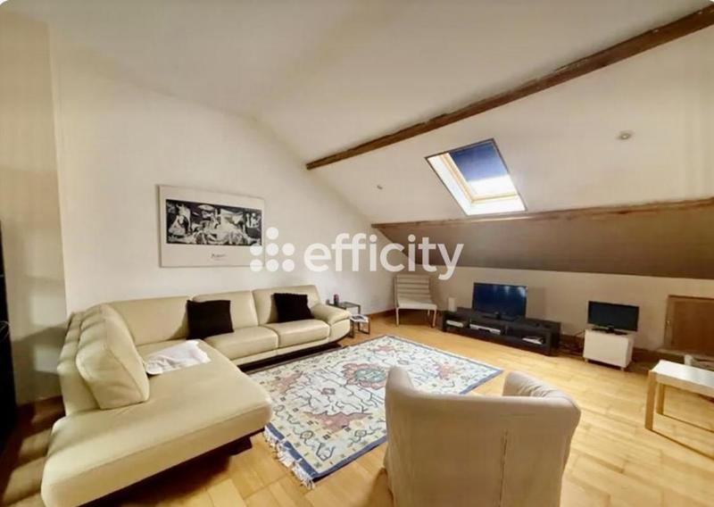 Maison - 205 m² - 8 pièces