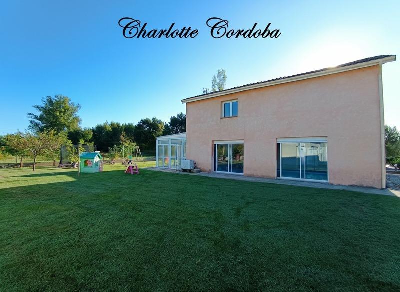 Maison - 253 m² - 9 pièces