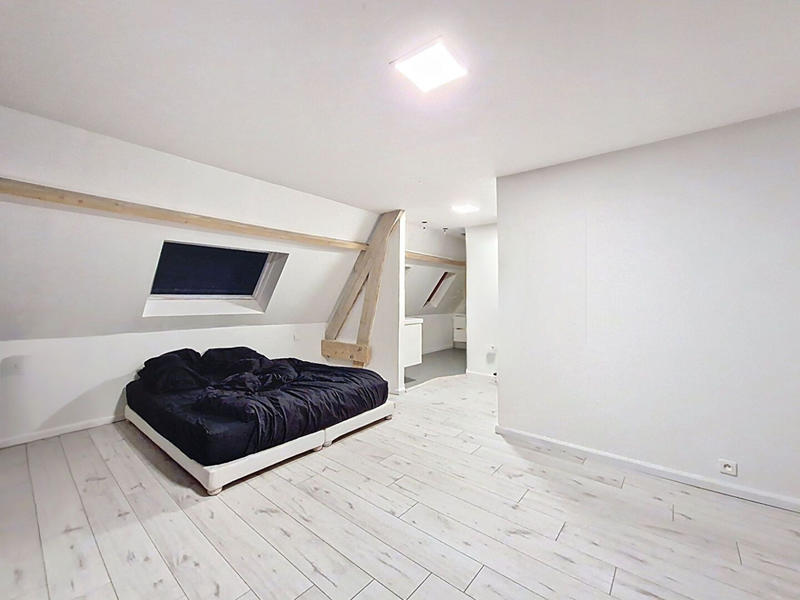 Maison - 230 m² - 7 pièces