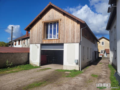 Maison - 200 m² - 3 pièces