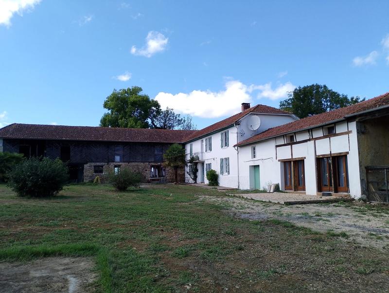 Maison - 230 m² - 10 pièces