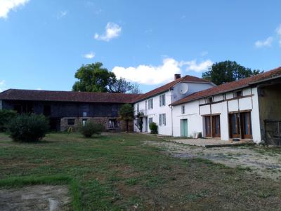 Maison - 230 m² - 10 pièces