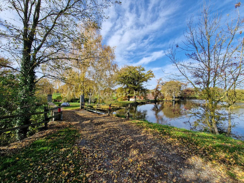 Moulin - 166 m² - 1 pièce