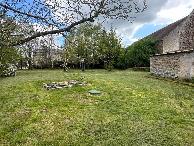 Propriété - 290 m² - 12 pièces