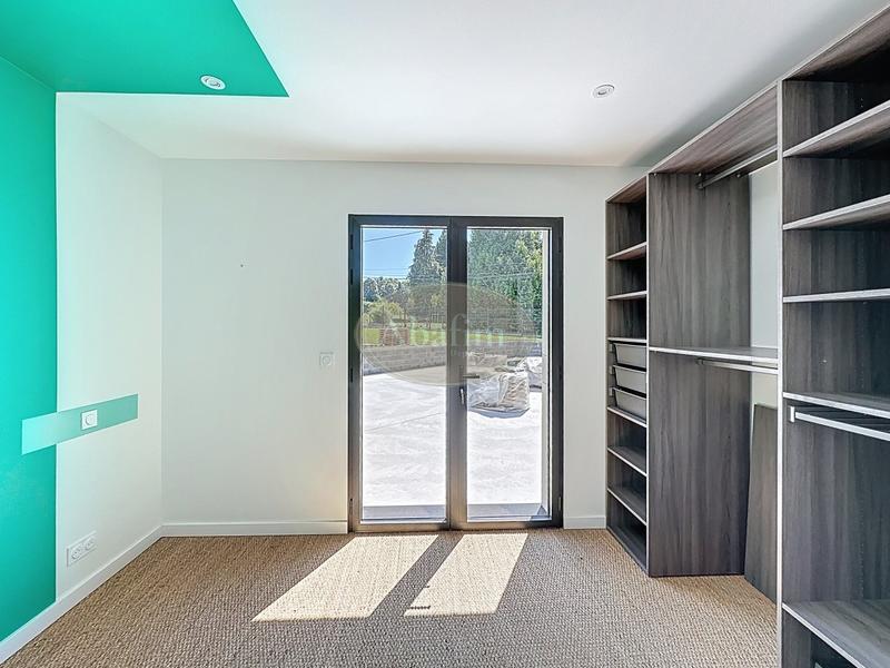 Maison - 220 m² - 5 pièces