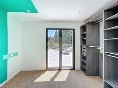 Maison - 220 m² - 5 pièces