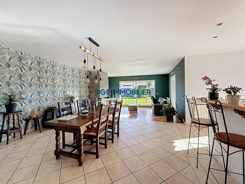 Maison - 145 m² - 5 pièces