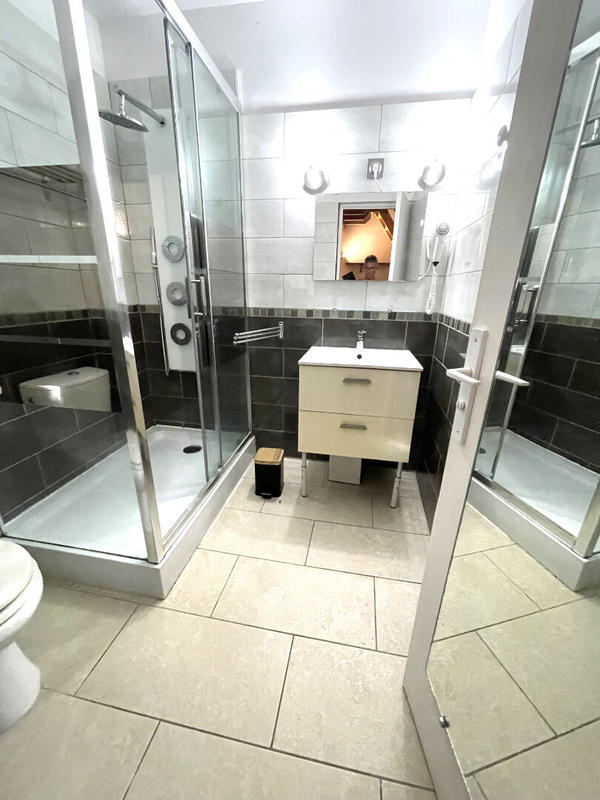 Maison - 280 m² - 8 pièces