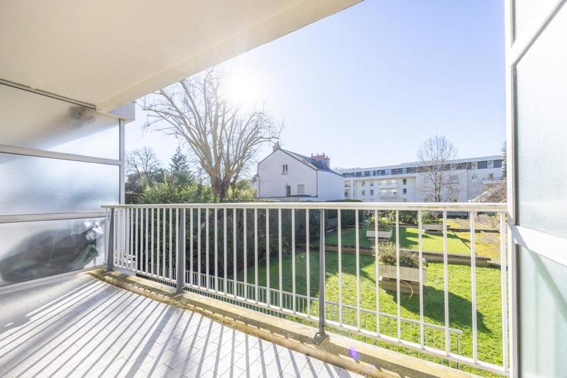 Studio - 139 m² - 5 pièces