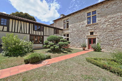 Maison en pierre - 267 m² - 5 pièces