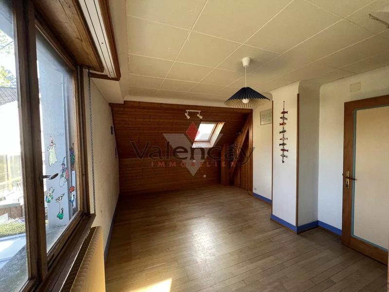 Maison - 95 m² - 5 pièces