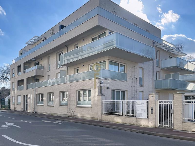 Appartement - 98 m² - 4 pièces