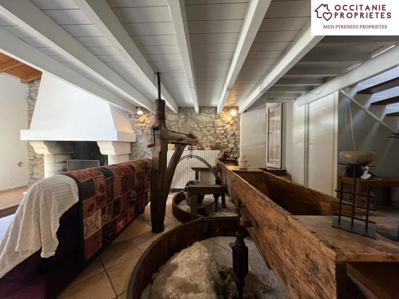 Propriété - 228 m² - 14 pièces