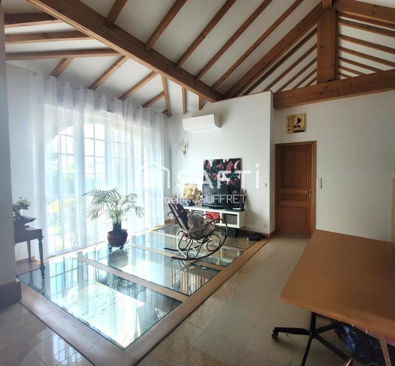 Maison - 158 m² - 6 pièces