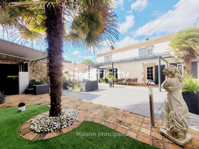 Maison - 266 m² - 6 pièces