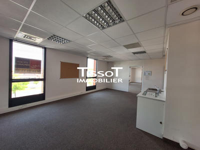 Bureau - 84 m² - 3 pièces