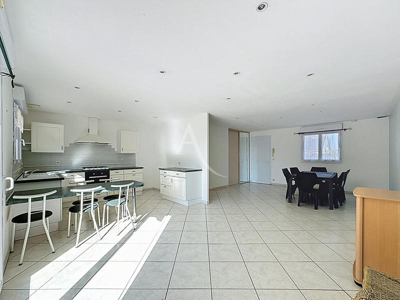 Maison - 88 m² - 4 pièces