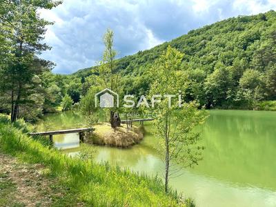 Maison - 325 m² - 13 pièces