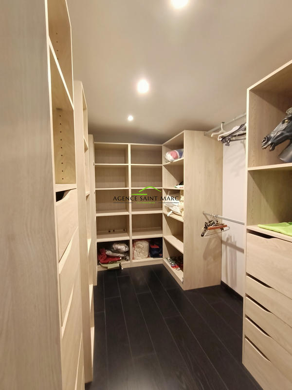 Maison - 158 m² - 7 pièces