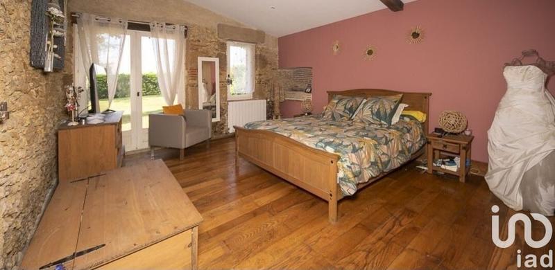 Maison - 220 m² - 6 pièces