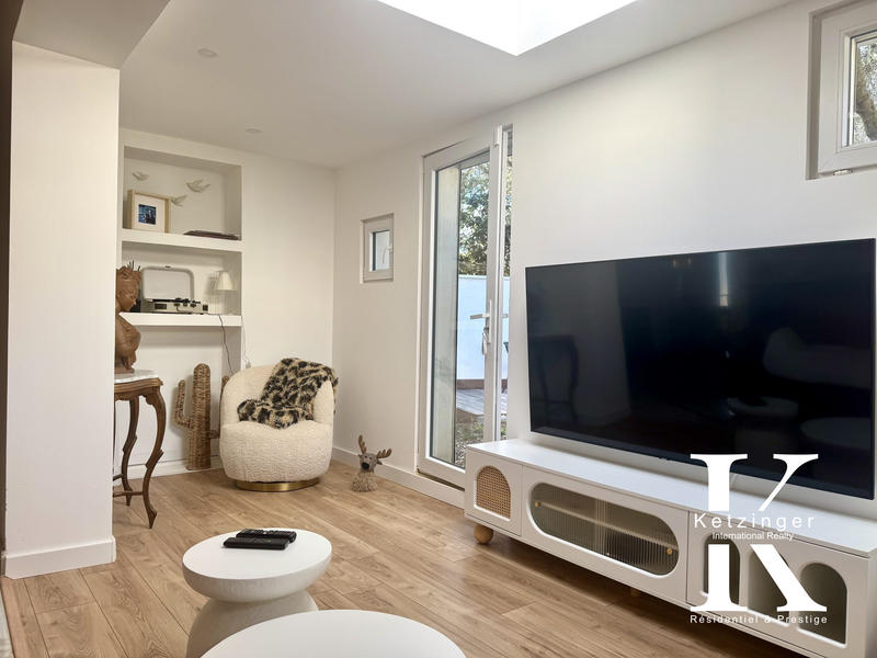 Maison - 249 m² - 8 pièces