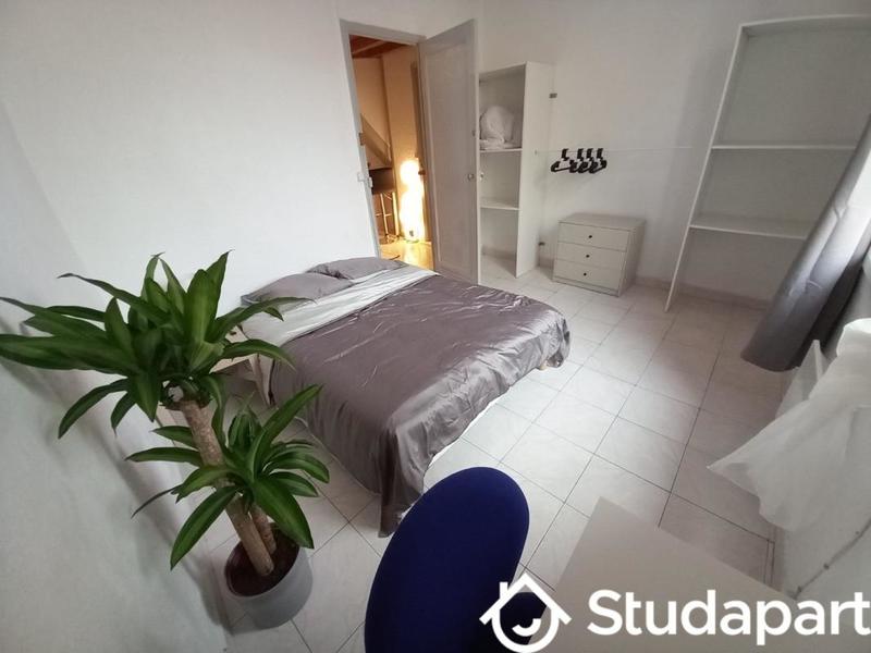 Chambre - 12 m² - 1 pièce