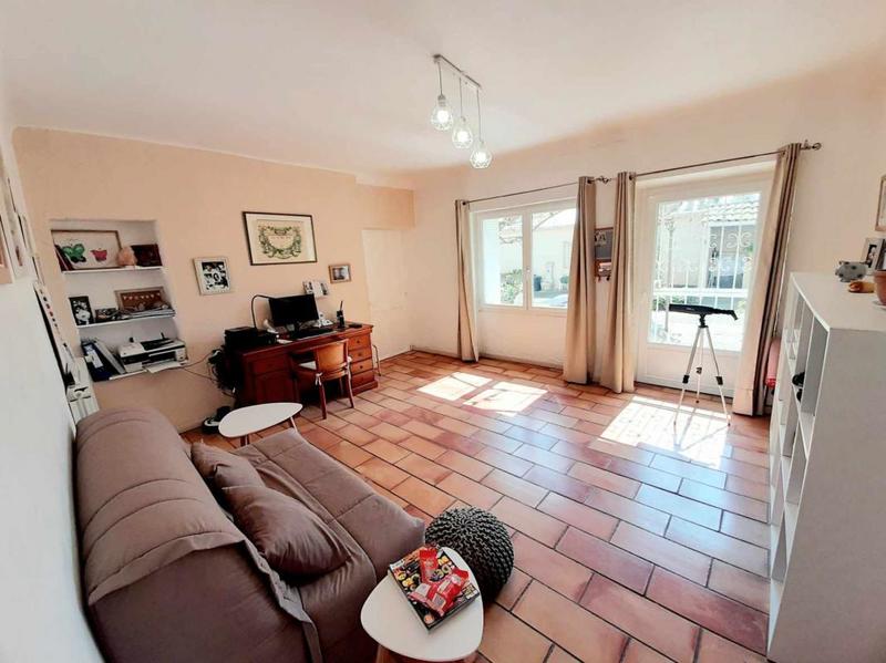 Maison - 217 m² - 15 pièces