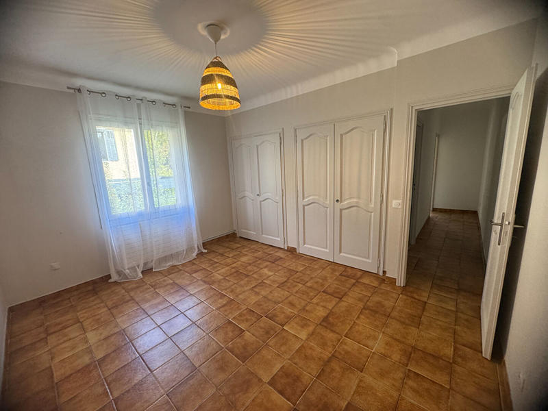 Maison - 202 m² - 7 pièces