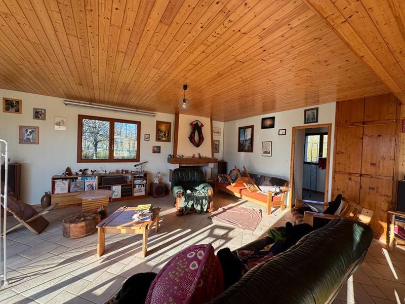 Maison - 236 m² - 7 pièces