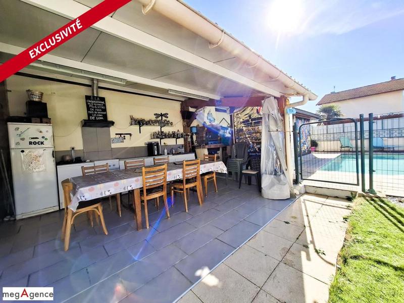 Maison - 220 m² - 7 pièces