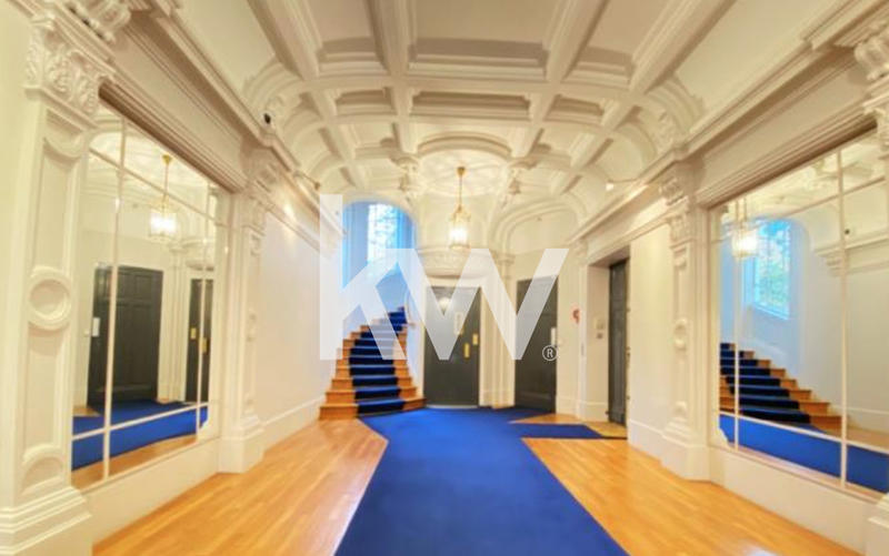 Appartement - 246 m² - 7 pièces