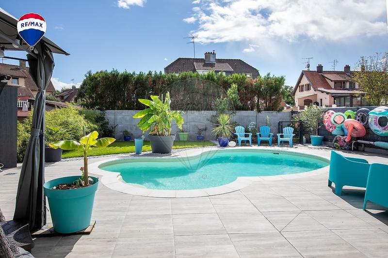 Maison - 137 m² - 6 pièces