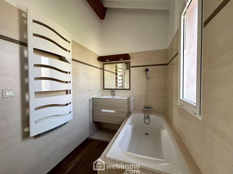 Appartement - 82 m² - 4 pièces