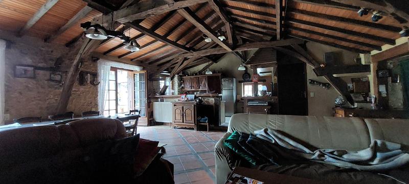 Maison - 255 m² - 7 pièces