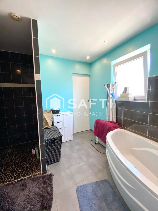 Maison - 180 m² - 5 pièces