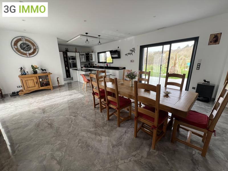 Maison - 208 m² - 6 pièces