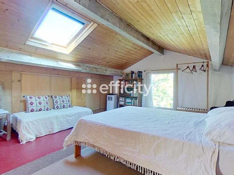 Maison - 200 m² - 6 pièces