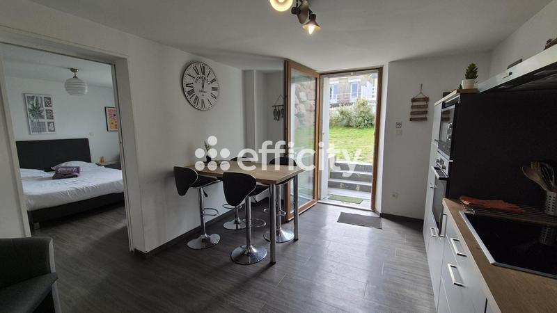 Maison - 138 m² - 9 pièces