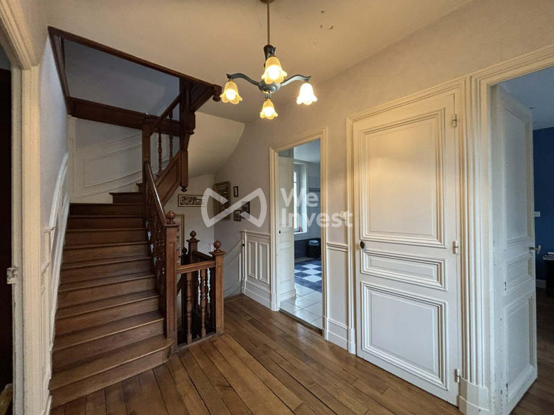 Maison - 228 m² - 8 pièces