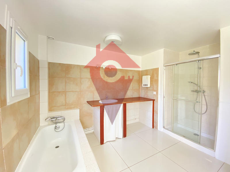 Maison - 170 m² - 6 pièces