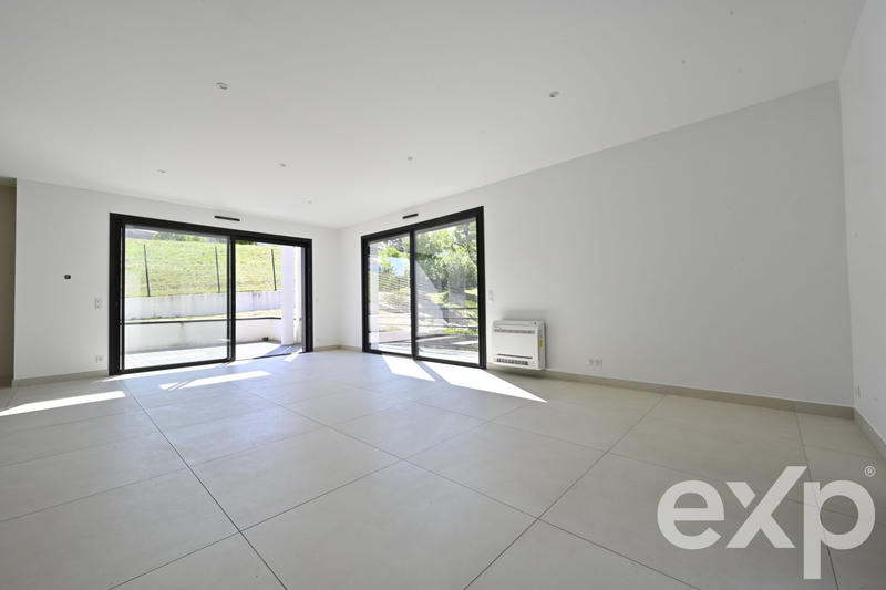 Maison - 202 m² - 5 pièces