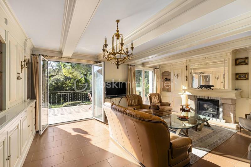 Villa - 216 m² - 5 pièces