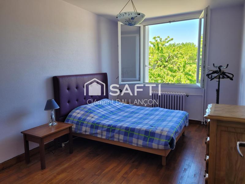 Maison - 325 m² - 8 pièces