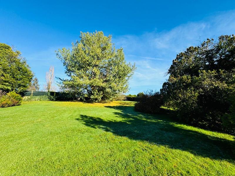 Maison - 264 m² - 9 pièces